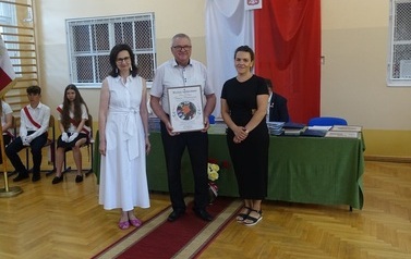 Wręczenie podziękowania Panu Sołtysowi