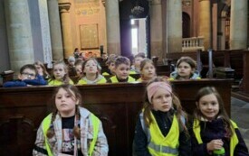 uczniowie w Bazylice katedralnej Wniebowzięcia Najświętrzej Marii Panny w Płocku