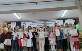 Uczestnicy konkursu recytatorskiego "Spotkanie z poezją Marii Konopnickiej"
