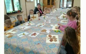 przedszkolaki na wrsztatach "Kolory Jesieni"