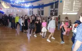 dzieci biorące udział w konkursie