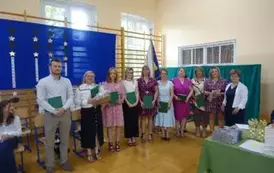 wsp&oacute;lne zdjęcie członk&oacute;w Rady Rodzic&oacute;w po podziękowaniu