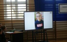 Prezentacja klasy I na apelu z okazji rocznicy nadania imienia szkole