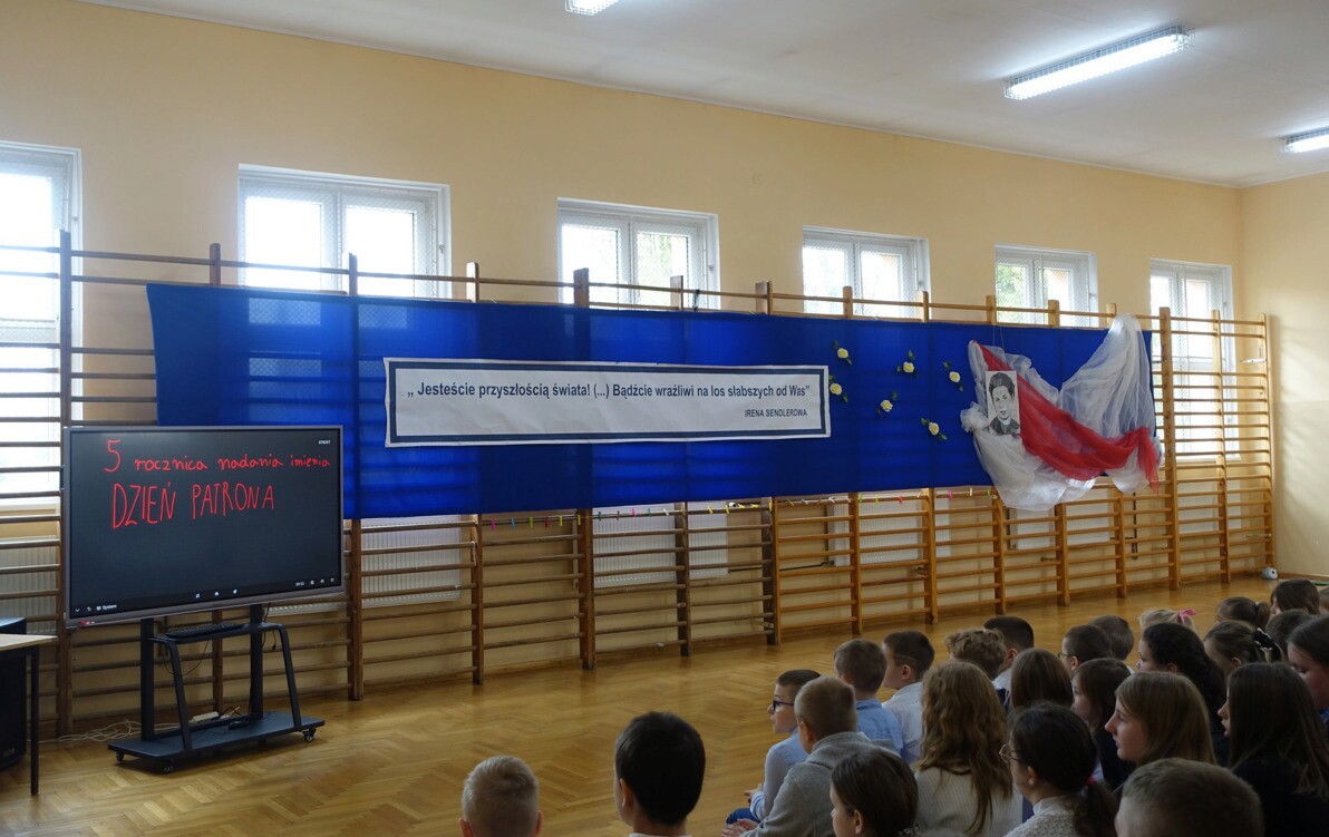 Zdjęcie do 5. rocznica nadania imienia szkole